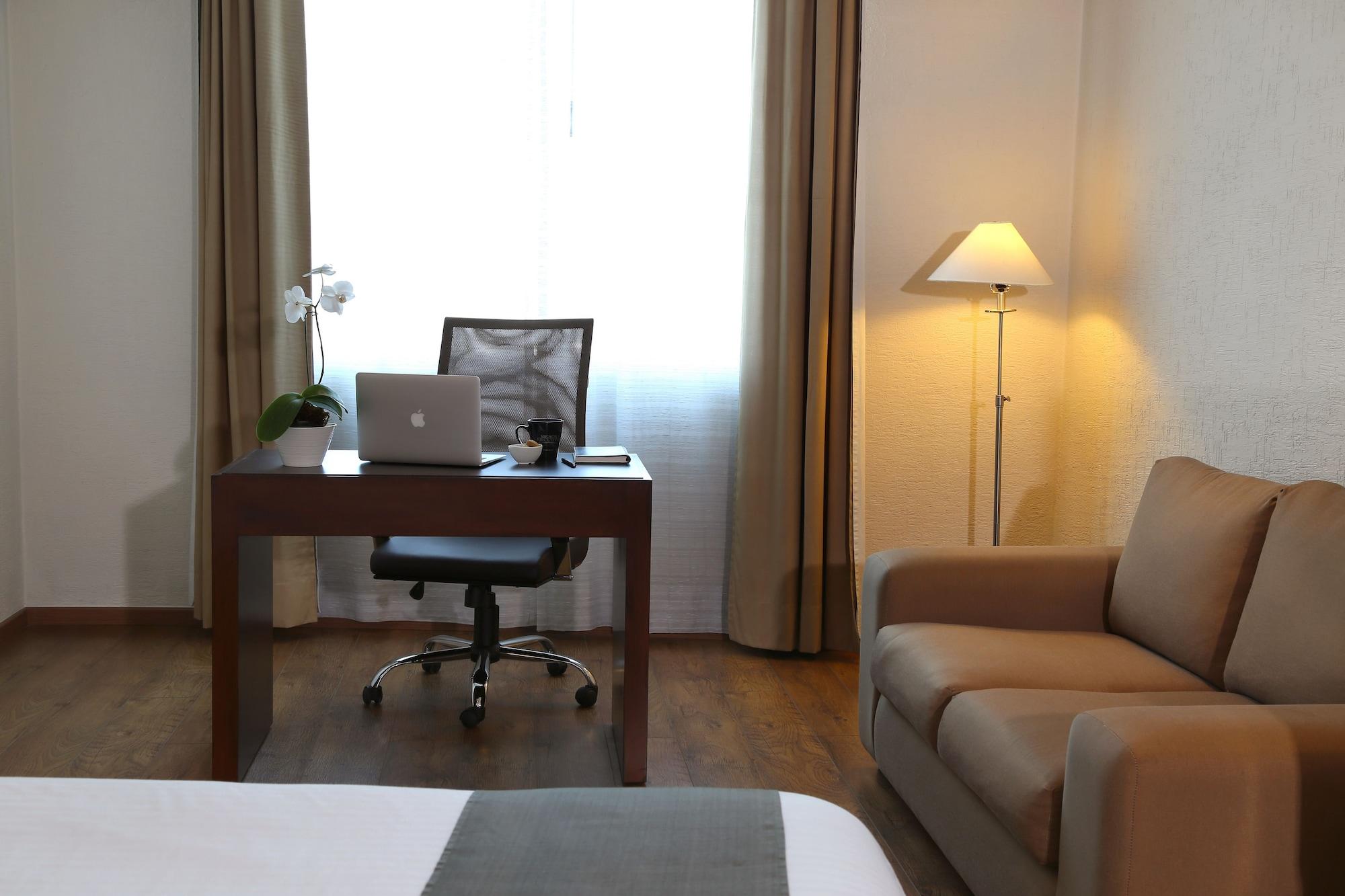 Meson Ejecutivo Guadalajara Minerva - Av Mexico Hotel Buitenkant foto