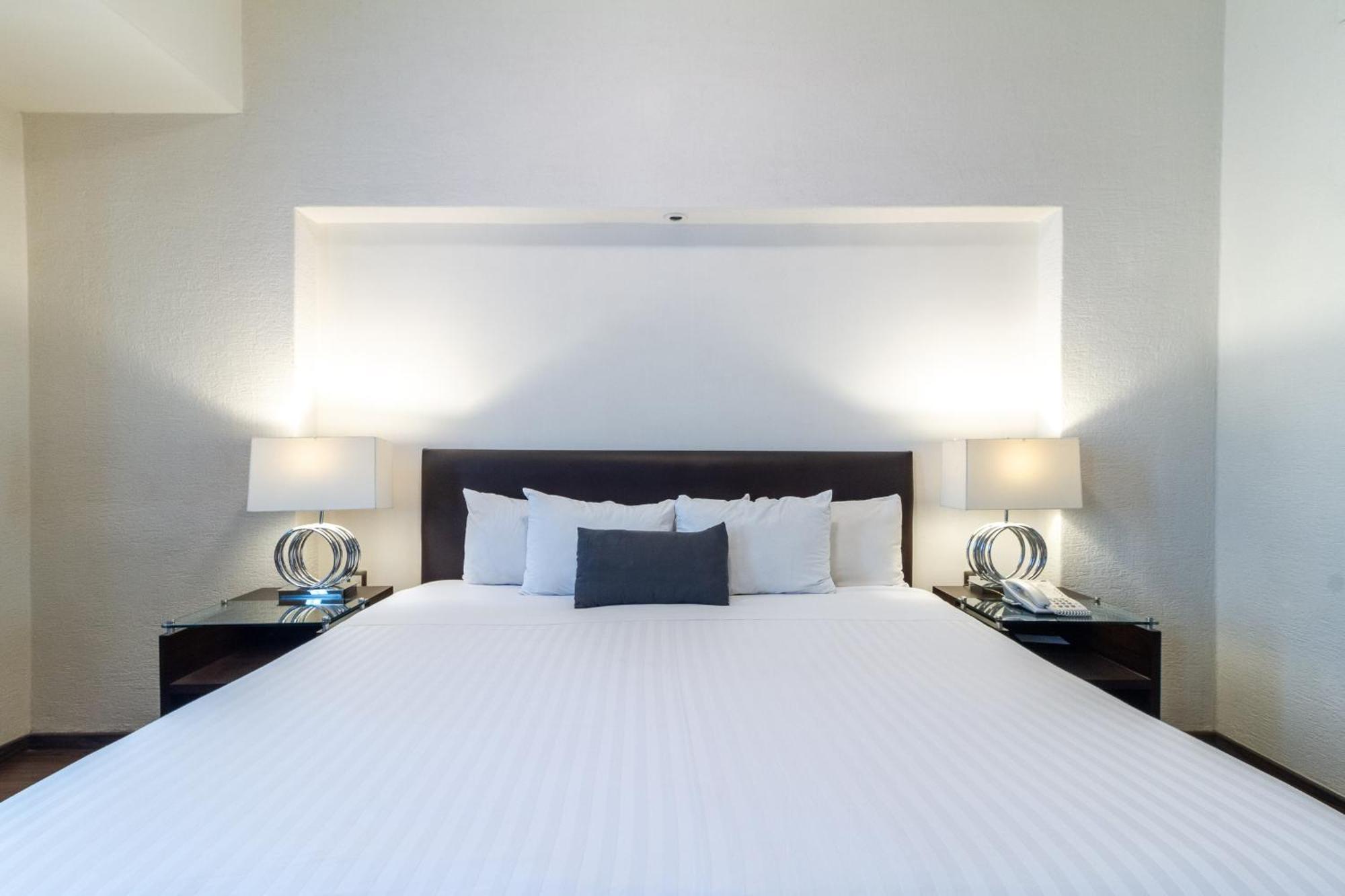 Meson Ejecutivo Guadalajara Minerva - Av Mexico Hotel Buitenkant foto